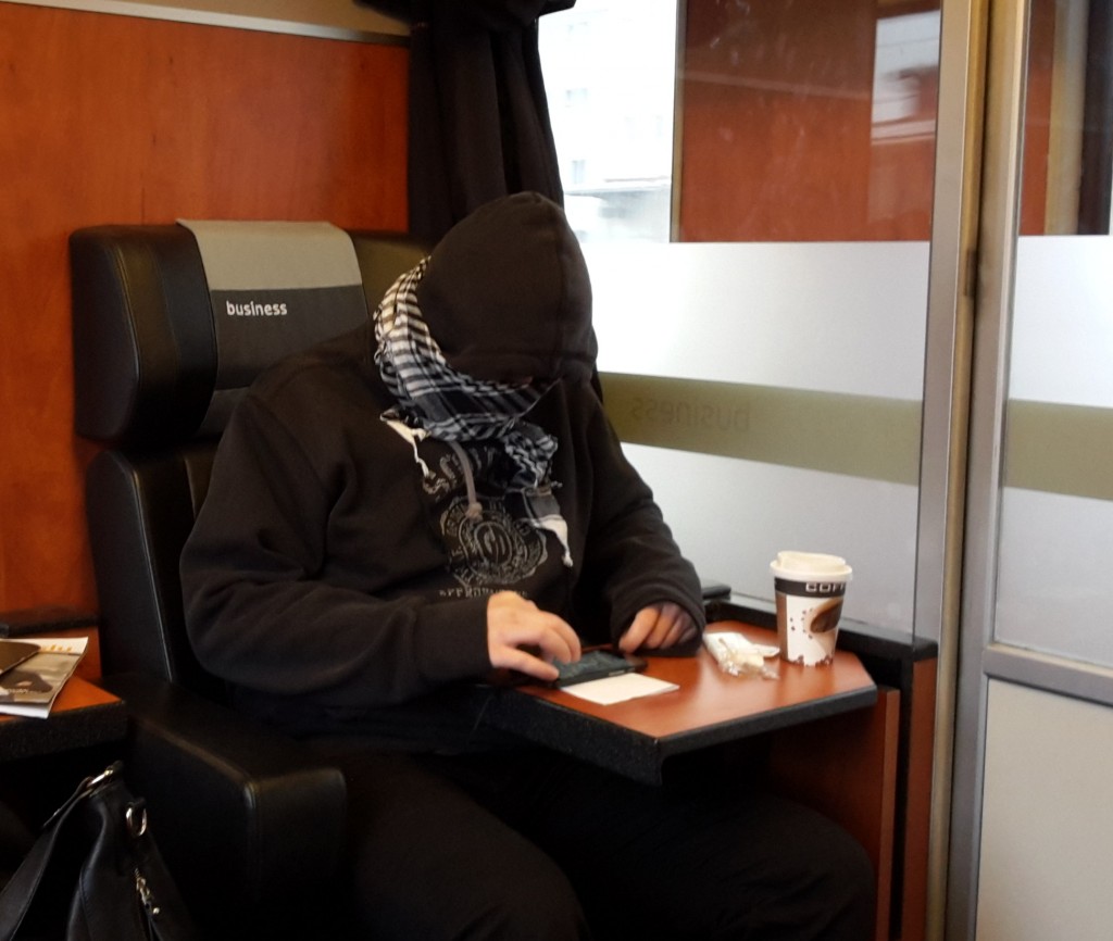 zmrzlý spolucestující v RegioJetu